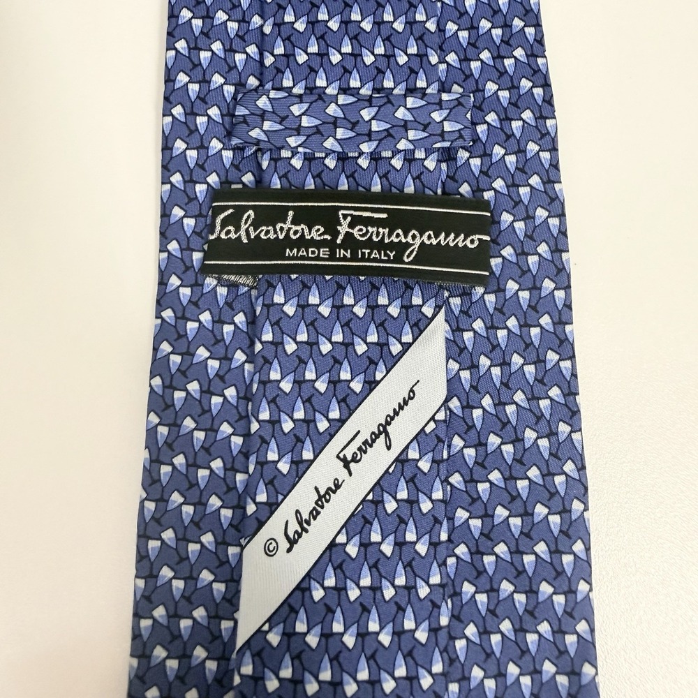 Salvatore Ferragamo Men's Tie Wine Glasses Navy Blue Silk 3.5" (W) x 58" (L) euc